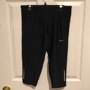 Nike dri-fit light weight leggings